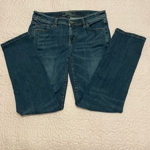 Tommy Bahama’s awesome Blue Denim Boyfriend -Heritage Wash Jeans EUC Size 4